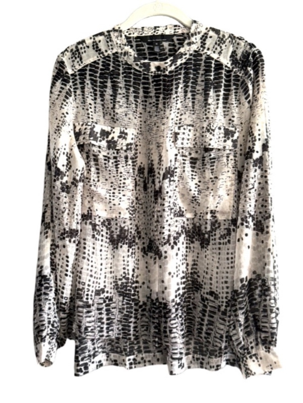 WHBM Long Sleeve Blouse Button Down Chest Pockets Printed Black White Size M